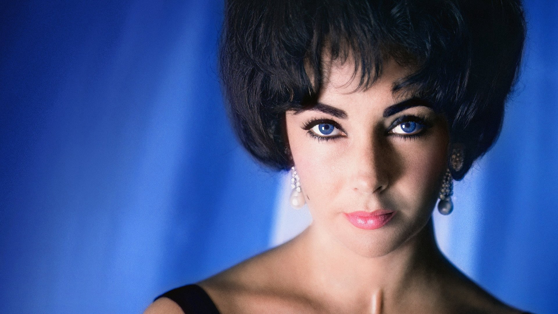 Elizabeth Taylor: Những Cuốn Băng Thất Lạc Elizabeth Taylor: Những Cuốn Băng Thất Lạc